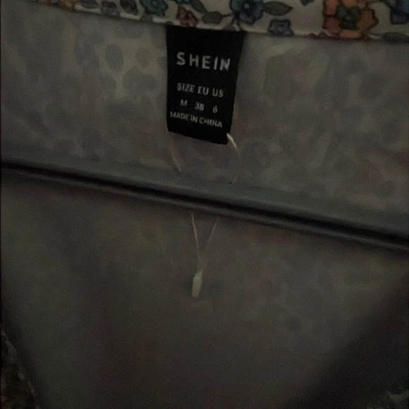 Floral V-Neck Dress in Orange and Cream - Picture 4 of 4